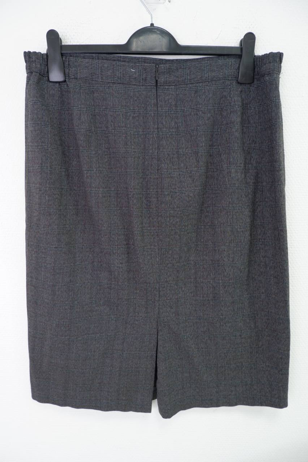 Юбка Pezzo лаконичная 48 размер