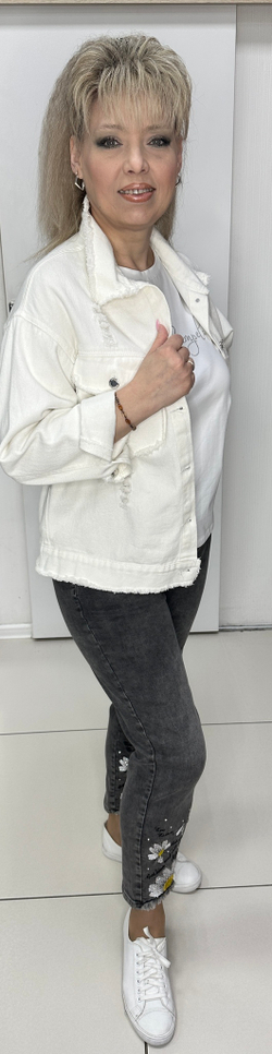 Белый джинсовый жакет-бомбер