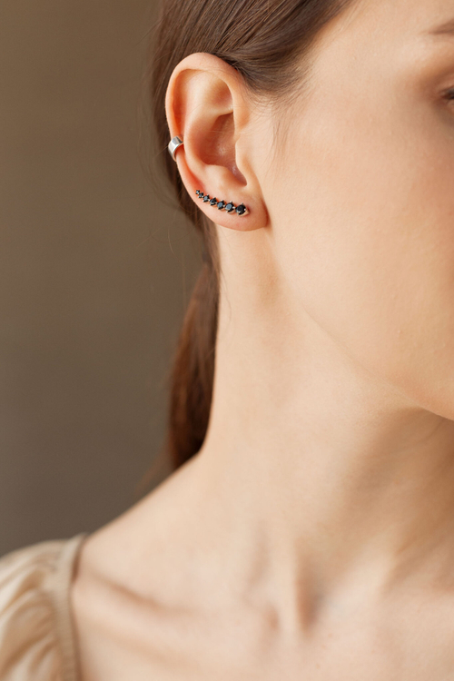 Серьги - клаймберы с черными фианитами