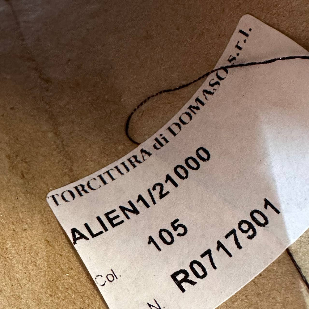 ALIEN - Torcitura di Domaso; 62% металлизированный люрекс, 38% п/а; 2100м/100гр; коричневый блеск;