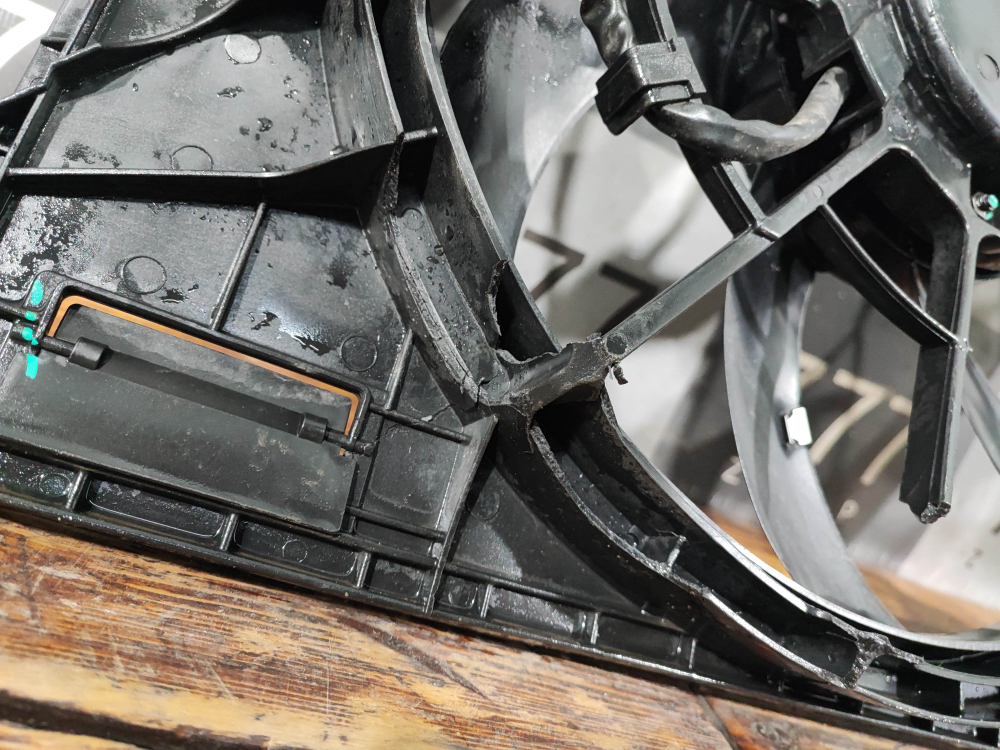 Диффузор с вентилятором охлаждения Geely Coolray 19-нв Б/У Оригинал 6600002029