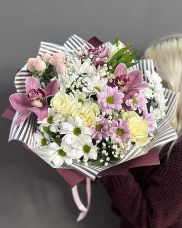 Авторский букет с орхидеями