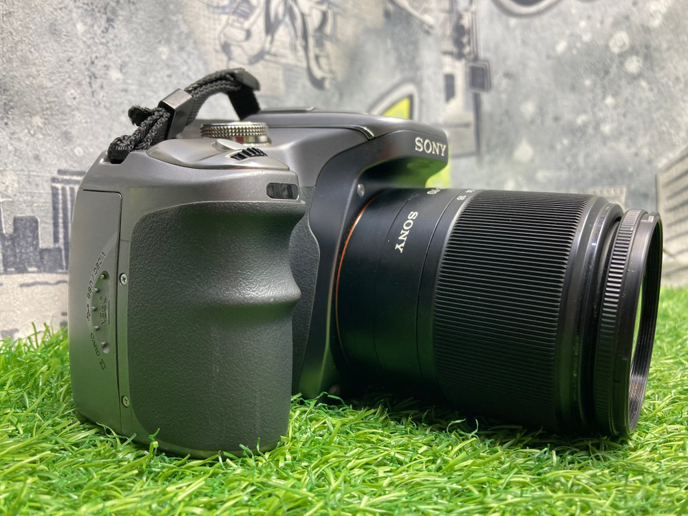 Sony A100 kit DT 18-70mm 3.5-5.6