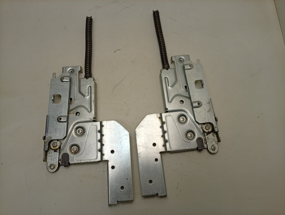 LFTA+5H1741 ктп11 Комплект петель двери для посудомоечной машины Ariston C00256541 б/у