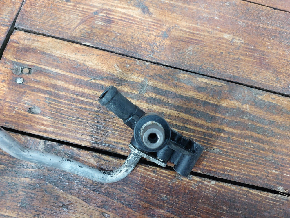 Трубка системы охлаждения Mercedes S-Class (W222) 13-20 Б/У Оригинал A2782001851