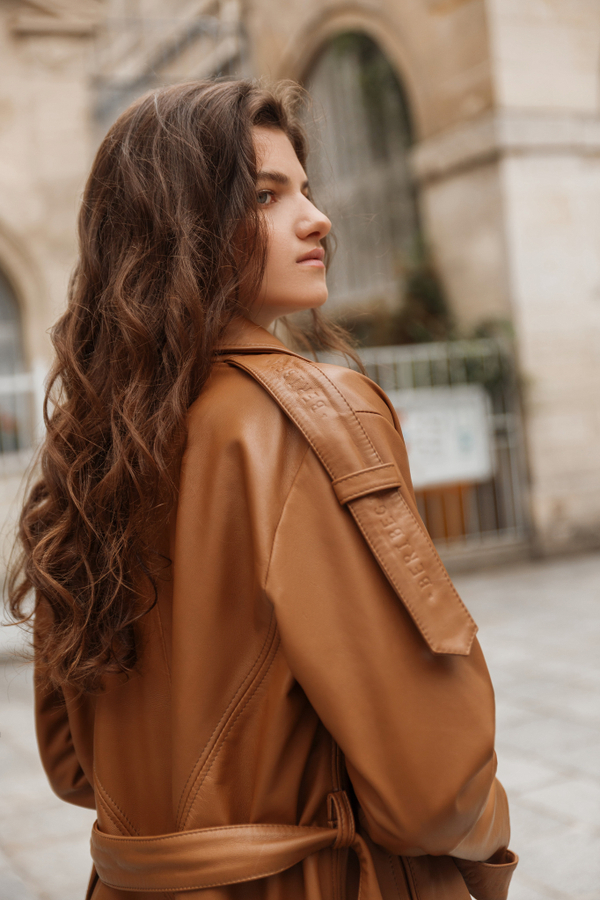 Тренч кожаный карамель