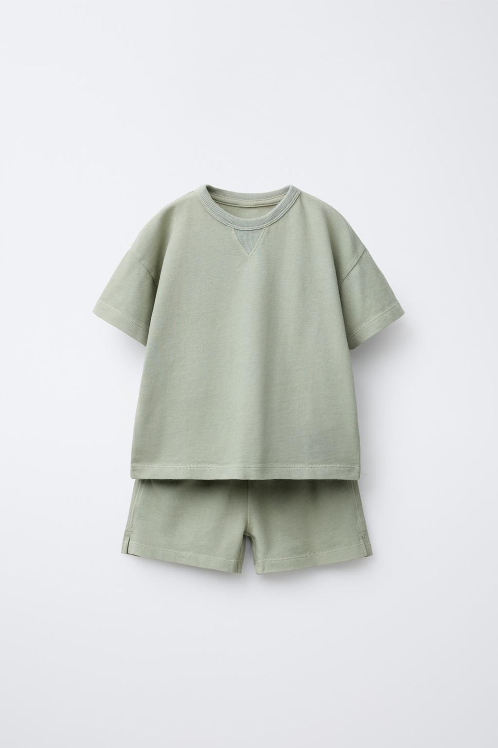 ZARA КОМПЛЕКТ ИЗ ОДНОТОННОЙ ФУТБОЛКИ И ШОРТОВ-БЕРМУДОВ, ЦВЕТ МОРСКОЙ ВОЛНЫ