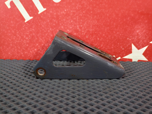 Кронштейн амортизатора заднего