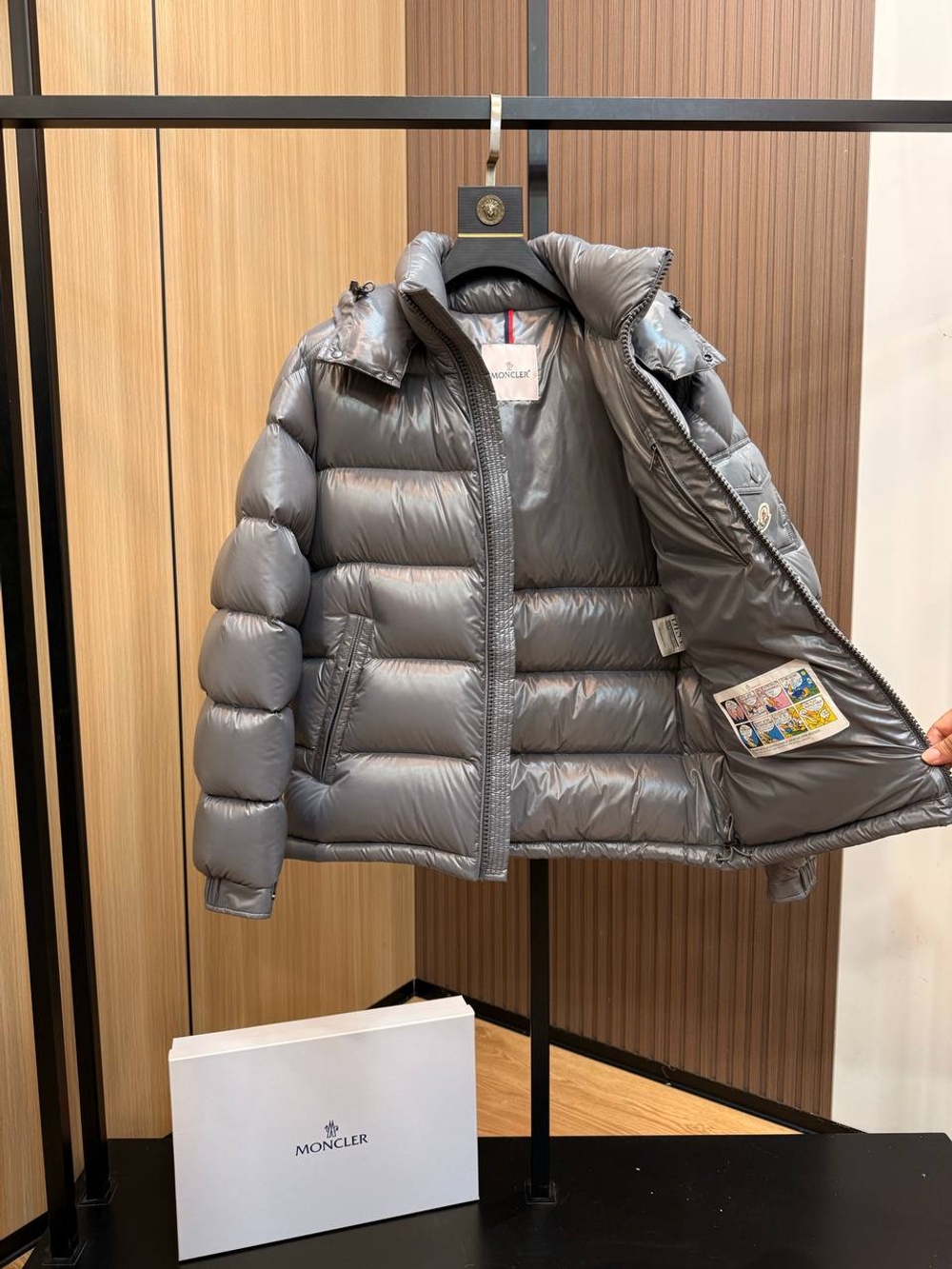 Пуховик Moncler