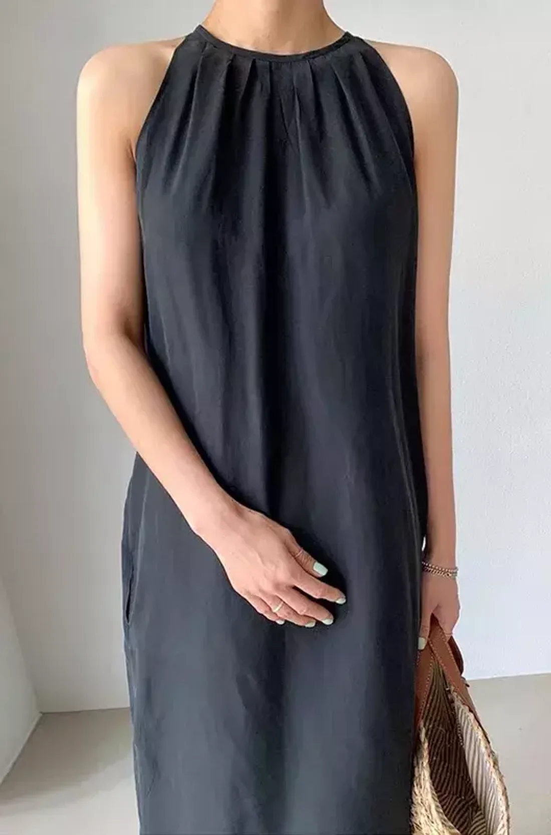 Платье с поясом «LOJI»
