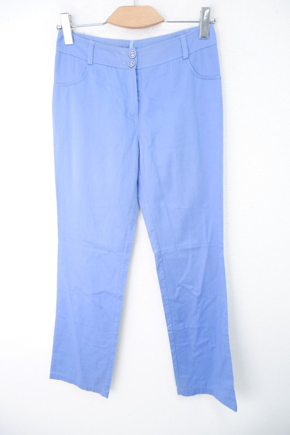 Брюки нежного цвета 46 размер