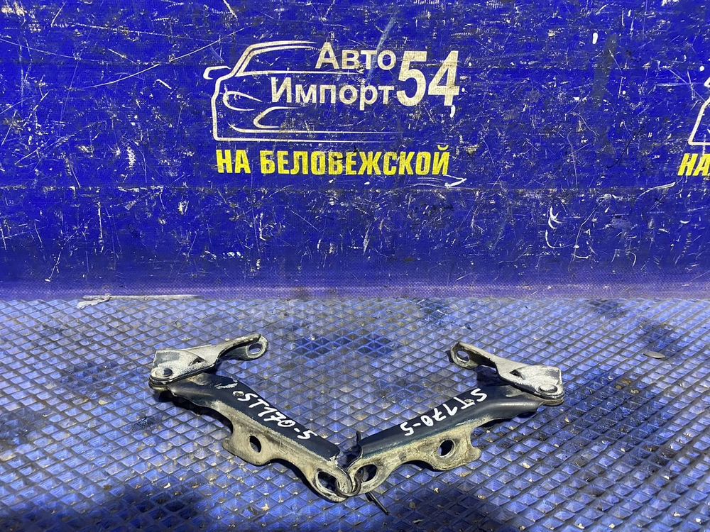 Петля капота правая TOYOTA CARINA 1990