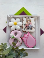 Набор имбирных пряников 8 Марта вкусный подарок