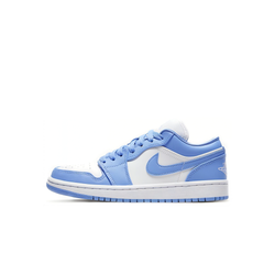 alt="Air Jordan 1 Low UNC AO9944-441 женские University Blue White вид сбоку на белом фоне"