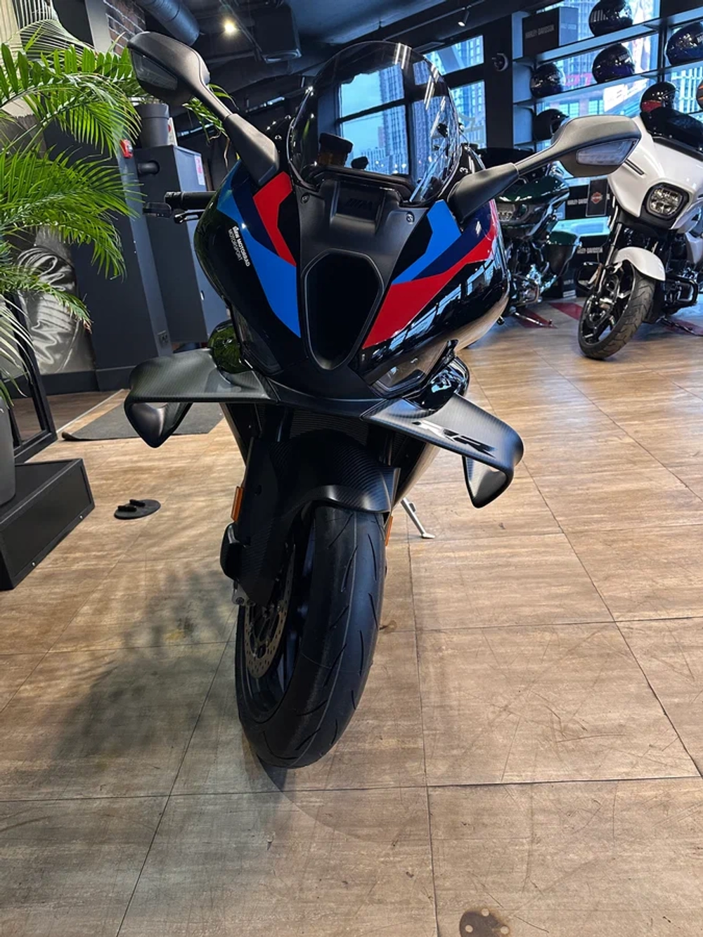 BMW M 1000 RR, 2025