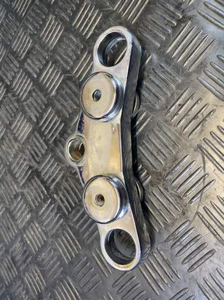 Траверса верхняя Suzuki Intruder VS750 VR51A