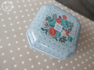 Шкатулка металлическая "Букет"