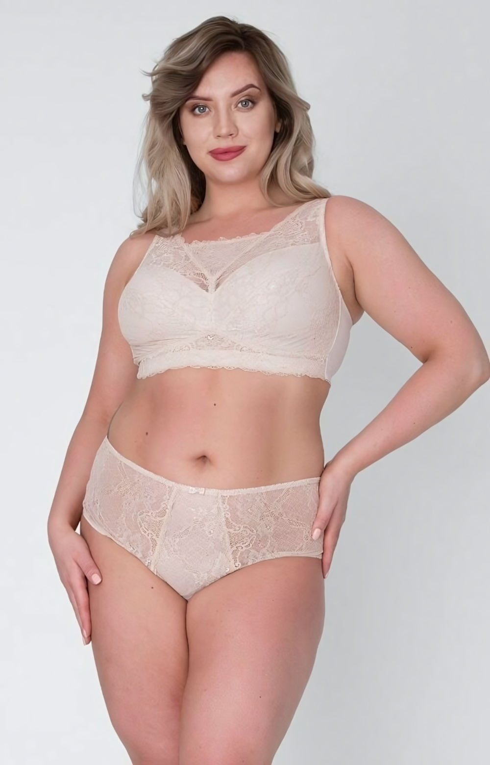 Кружевной бюстгальтер-топ с мягкими чашками (Размер: 65G) (Цвет: телесный)