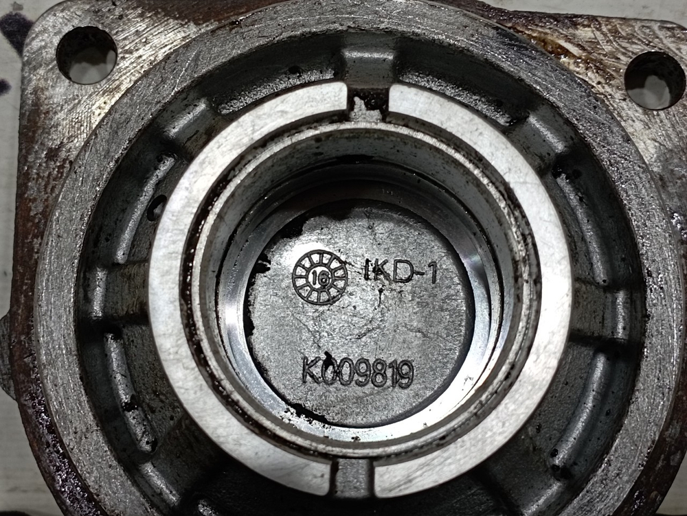 Боковая крышка компрессора