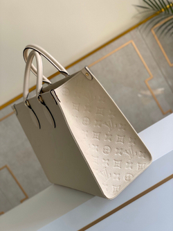 Louis Vuitton Onthego MM