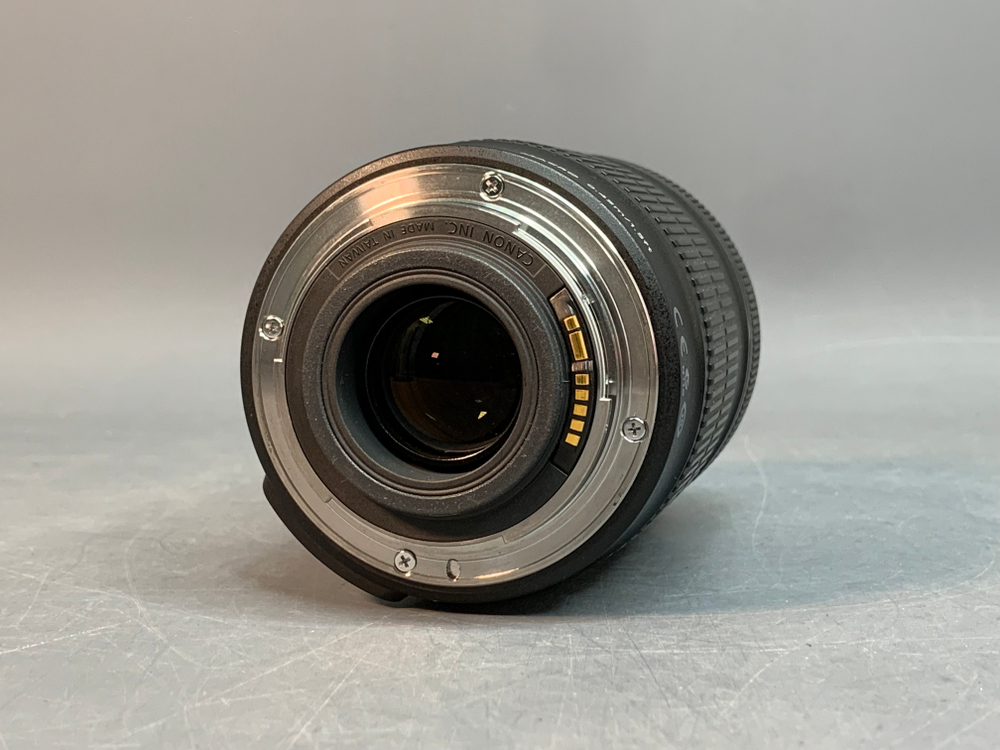 Canon EF-S 18-135mm 3.5-5.6 IS внутри пыль