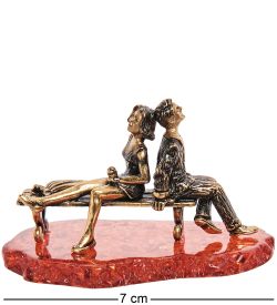 Народные промыслы AM-2170 Фигурка «Парочка-Беззаботные годы» (латунь, янтарь)