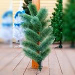 Ветка на крючке - хвоя леска