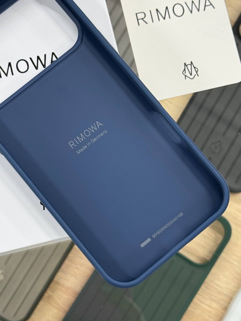 Чехол на iPhone 17 Pro Max Rimowa