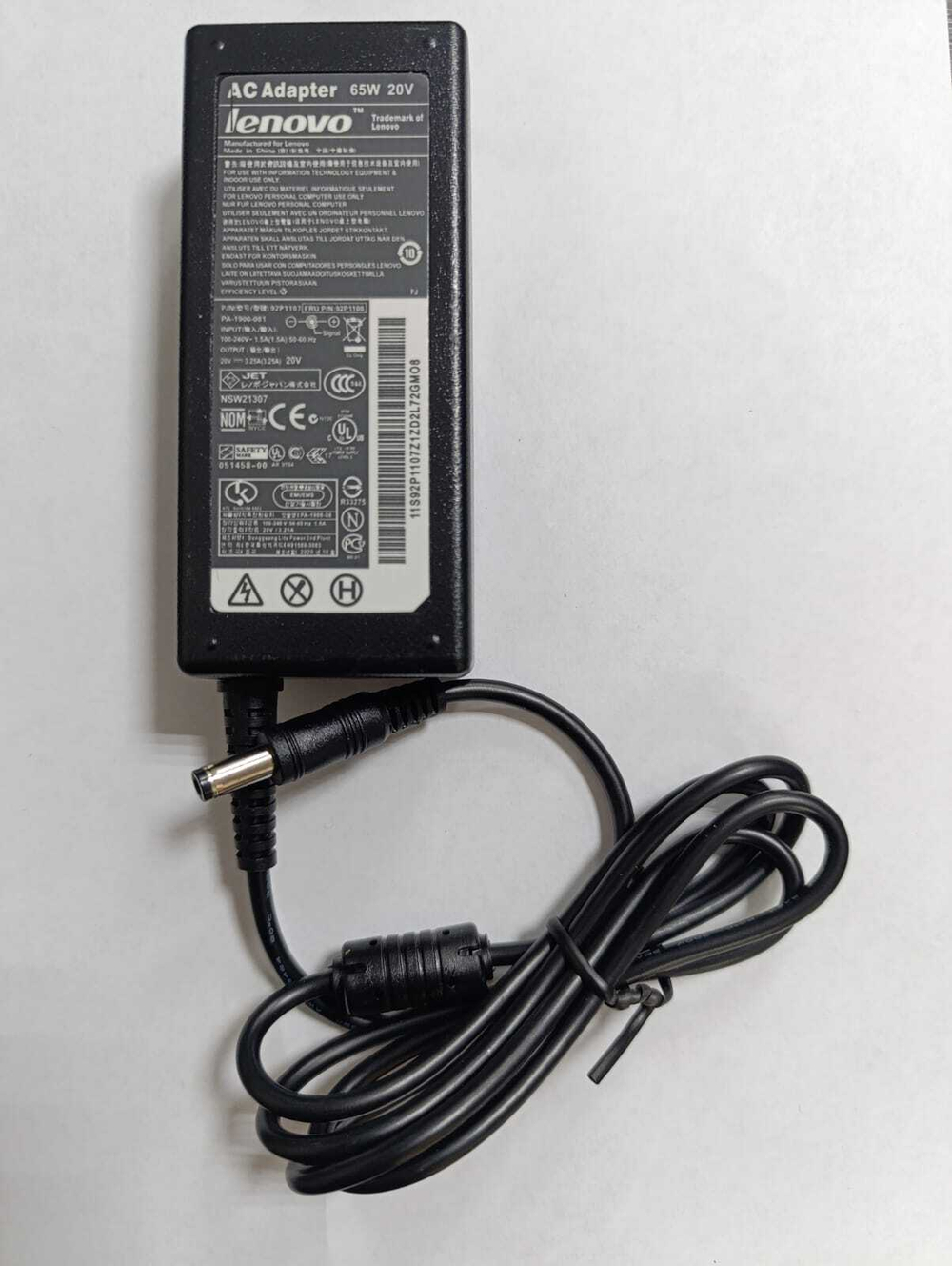Зарядное устройство для ноутбука Lenovo 20V 3.25A (5.5x2.5) 002096