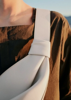 POLENE СУМКА NEYU, ЦВЕТ МЕЛА