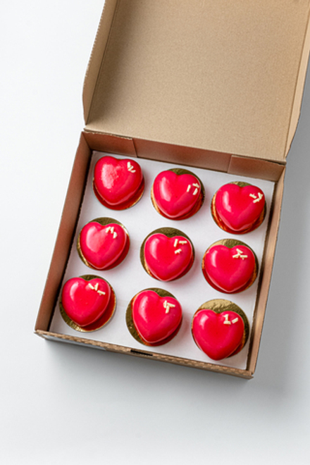 Пирожные "Love is..." 12шт