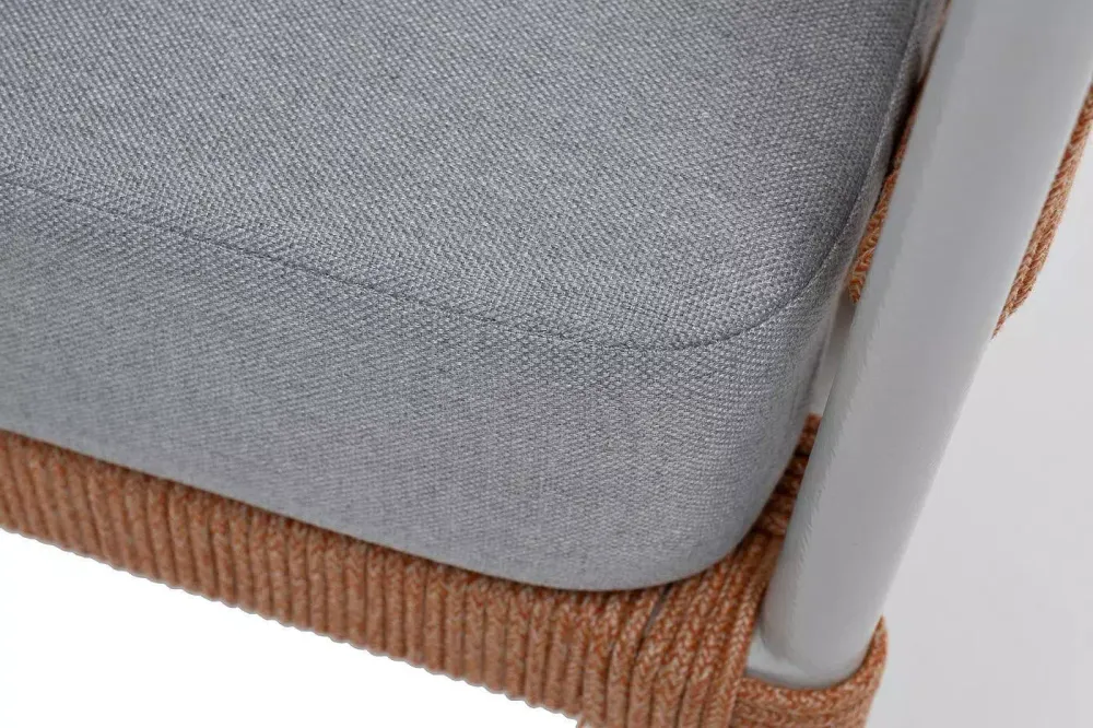 "Диего" кресло плетеное из роупа, каркас алюминий светло-серый (RAL7035) муар, роуп оранжевый меланж круглый, ткань светло-серая