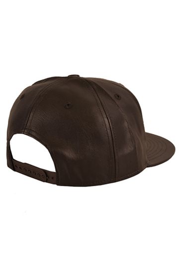 Бейсболка с прямым козырьком из гладкой экокожи коричневая