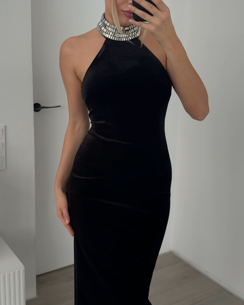 Платье из бархата в длине миди