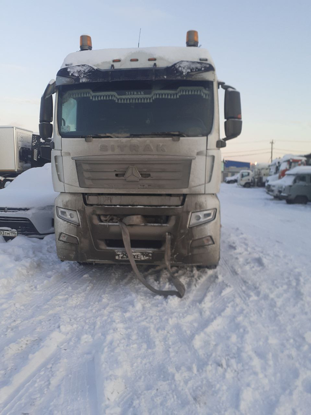 SITRAK C7H 6x4 Седельный тягач ZZ4256V364HE (Дизельный, 12,4 л, 480 л.с., АТ)