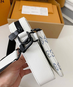 Сумка-мессенжер Louis Vuitton