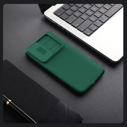 Чехол усиленный зеленого цвета (Dark Green) с защитной шторкой для камеры от Nillkin на Samsung Galaxy A56 5G, серия CamShield Pro Case