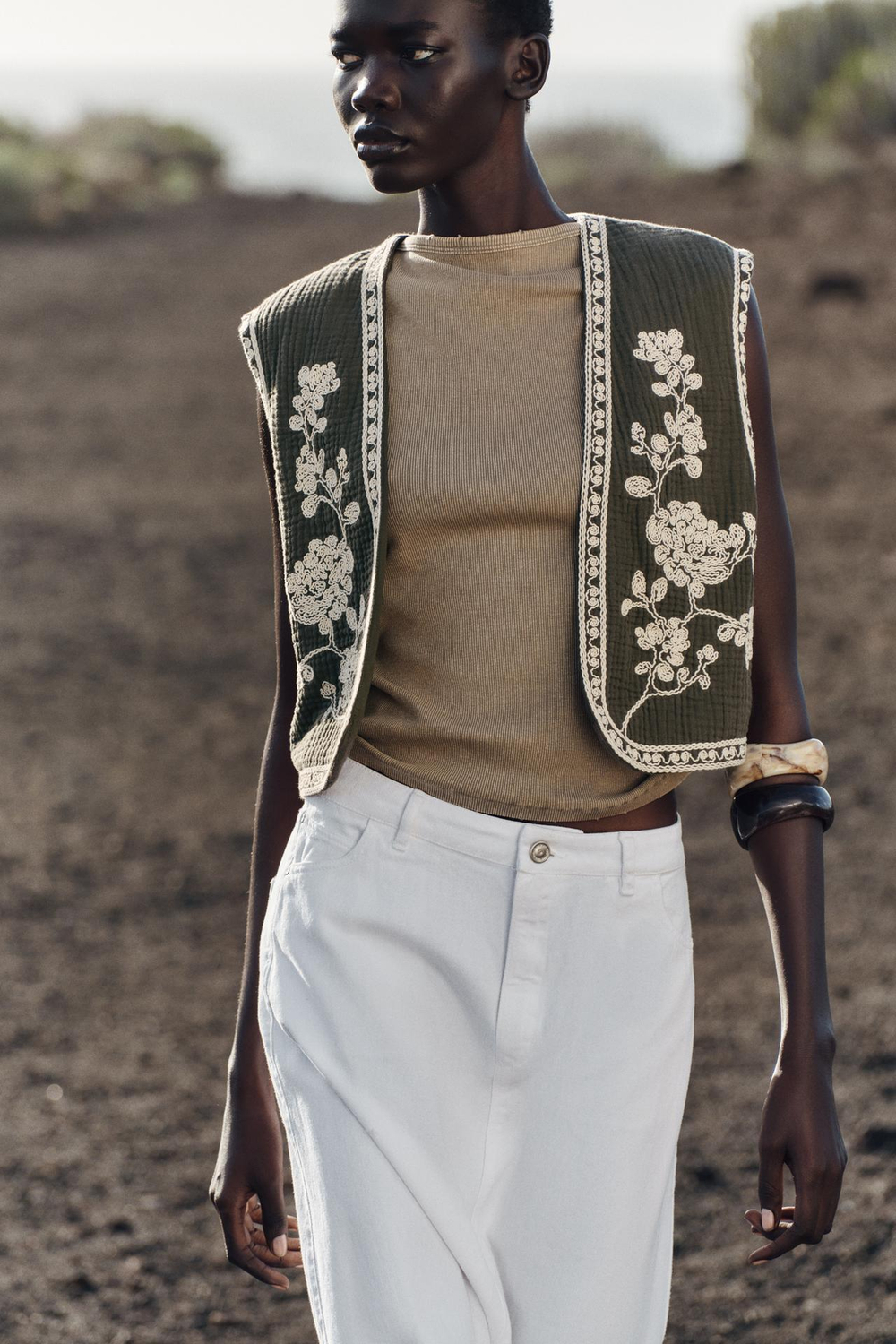 ZARA ЖИЛЕТ С ВЫШИВКОЙ, ХАКИ