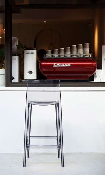 Полубарный стул Ghost прозрачный