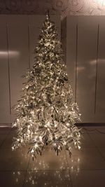 Заснеженная ель с гирляндой «Форесто» теплый свет (Литая+пвх) 210 см / 2,1 м