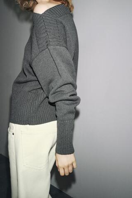 ZARA ТРИКОТАЖНЫЙ ДЖЕМПЕР С ВЫРЕЗОМ ЛОДОЧКОЙ, СЕРЫЙ