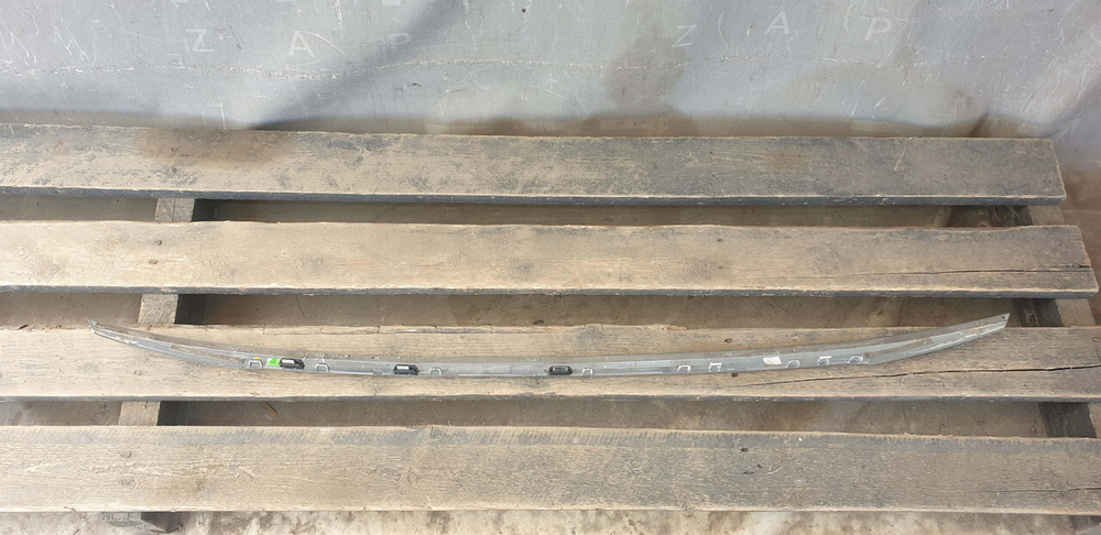 Молдинг крышки багажника Mercedes C (W205) 14-23 Б/У Оригинал A2057430082