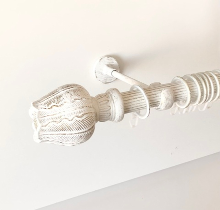 Карниз кованый рифленый для штор Ост Тюльпан d 25 однорядный, цвет белое золото