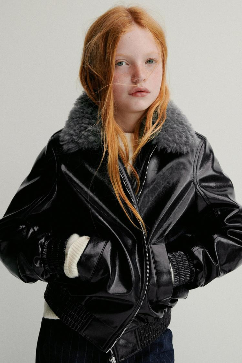 ZARA БОМБЕР С ВОРОТНИКОМ С ИСКУССТВЕННЫМ МЕХОМ, МОРСКОЙ СИНИЙ