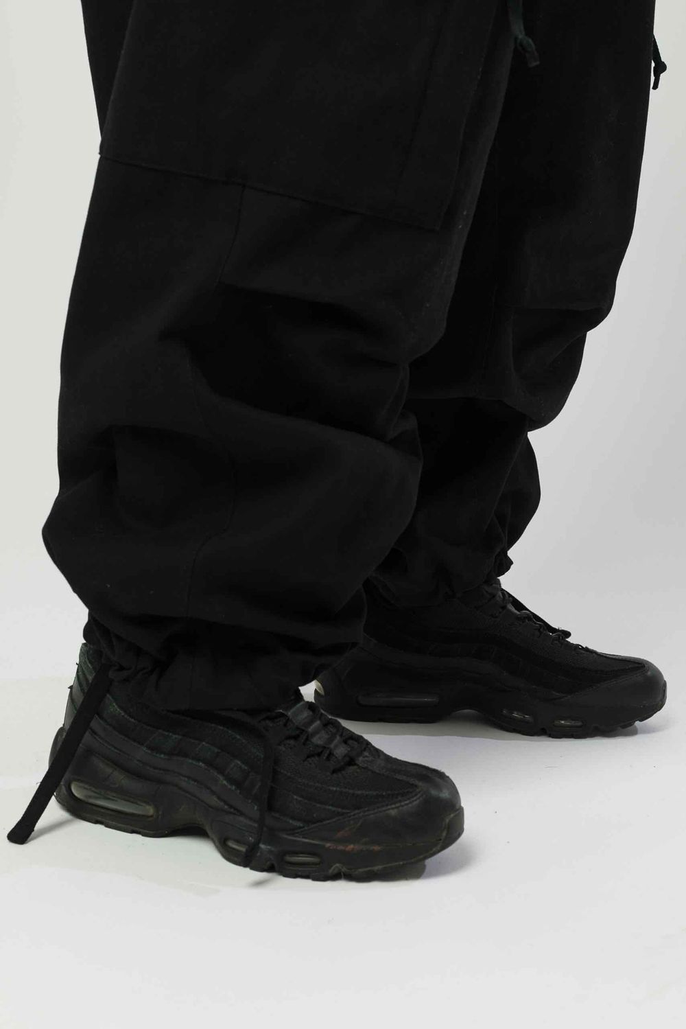 Штаны Codered Quadro Cargo Superwide черные