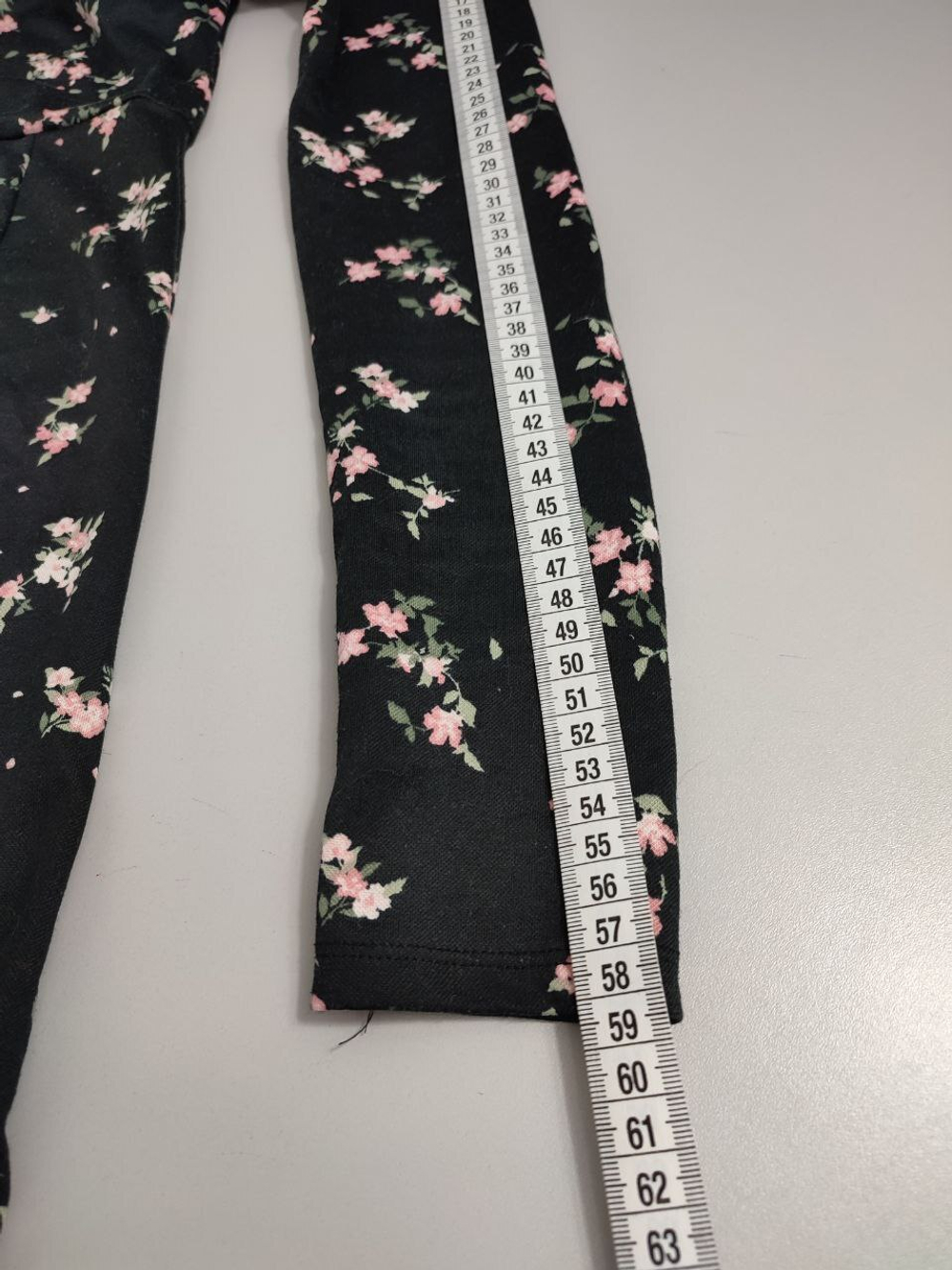 Платье H&M с вырезом на спине 40 размер