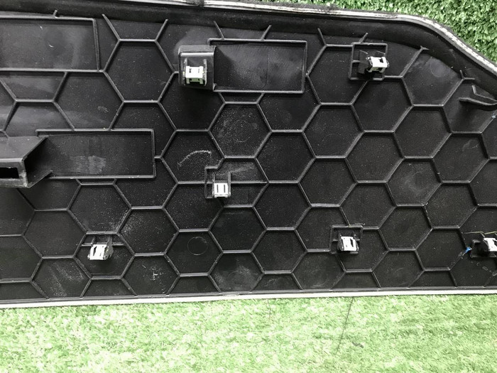 Обшивка салона левая LR Discovery Sport (19-нв)