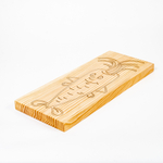 Деревянная разделочная доска из древесины сибирского кедра для овощей с гравировкой "Веселая морковка" RD28