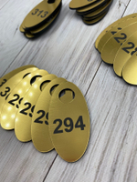 номерки пластик золото
