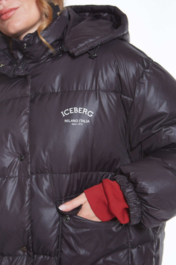 КОРОТКАЯ КУРТКА-ПУХОВИК С КАПЮШОНОМ
